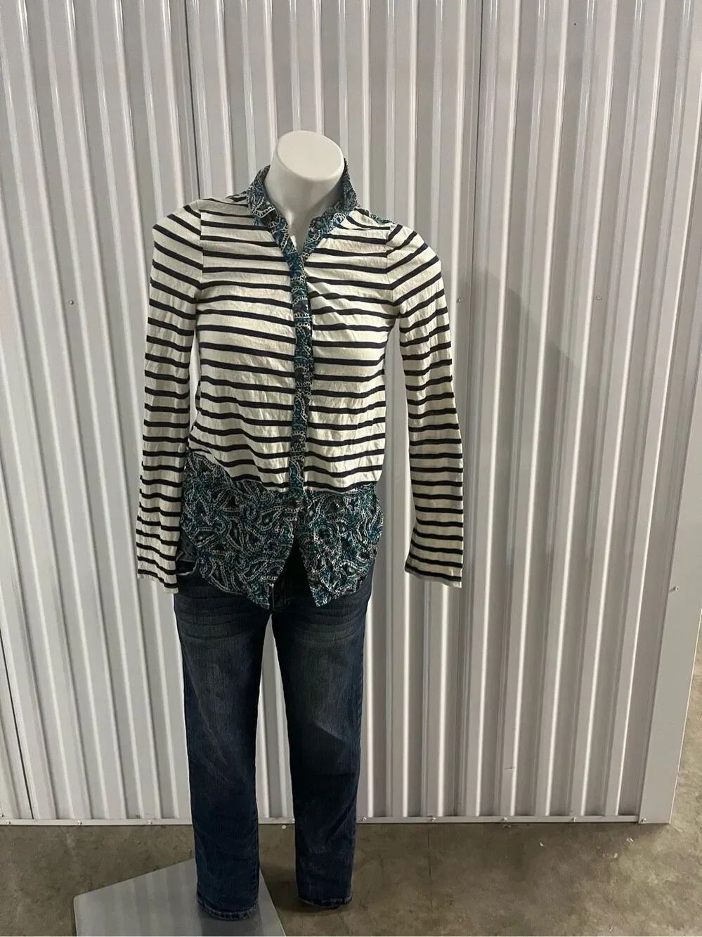 Anthropologie postmark paisley button down top size xs